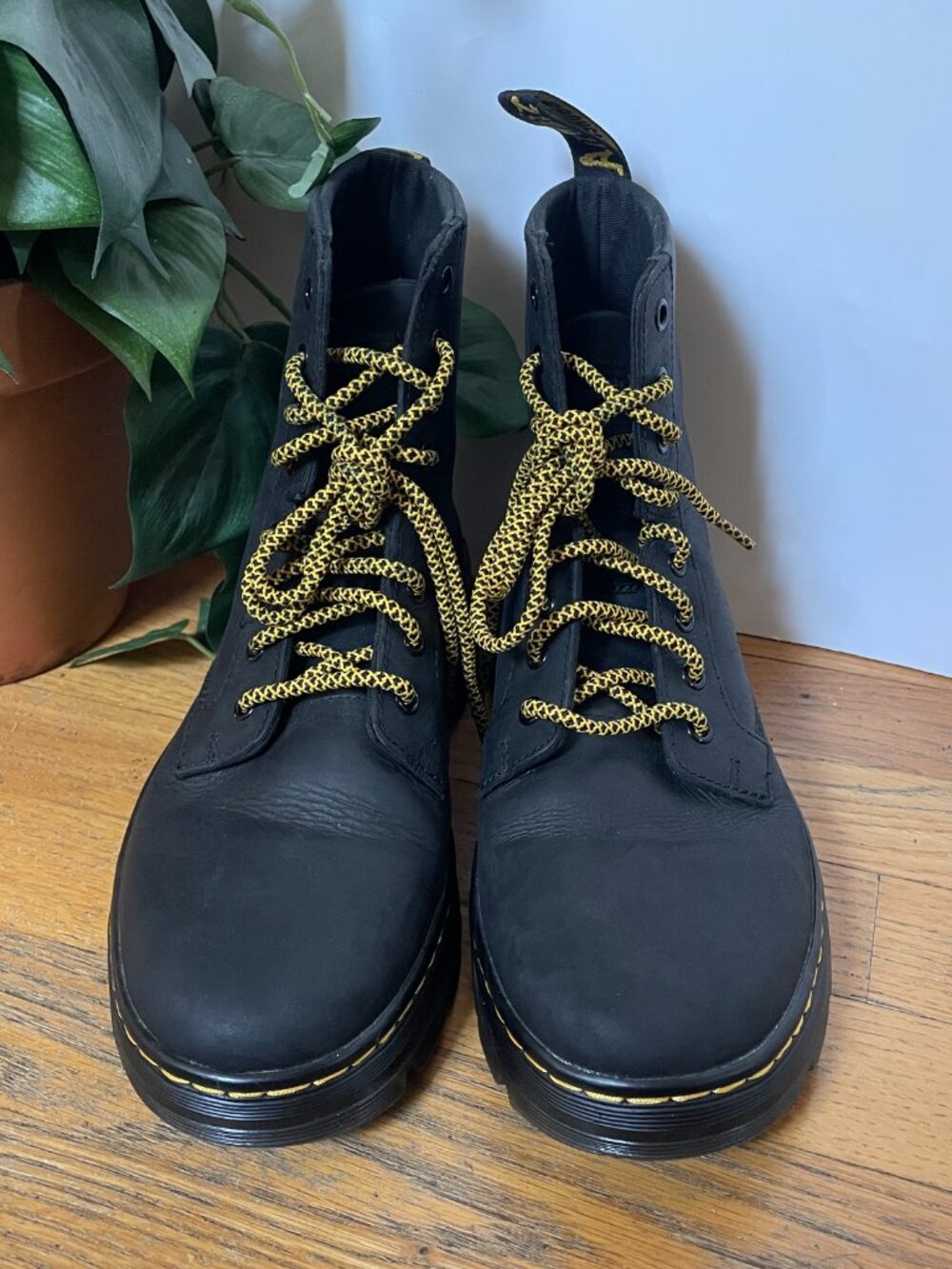 Dr. Martens Combs Leather Casual Boots Size Women's 9 Men's 8 - Picture 2 of 9